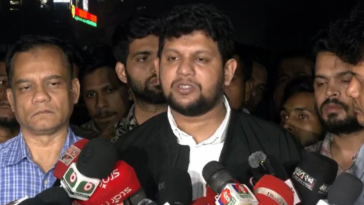 খালেদা জিয়ার শারীরিক অবস্থা কিছুটা ভালোর দিকে : উপদেষ্টা মাহফুজ